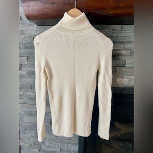 🤎 EUC Uniqlo 100% Wool Cream Ribbed Turtleneck Sweater Super Stretchy Medium
